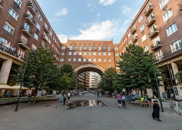 Premium At Madach Square * Budapest