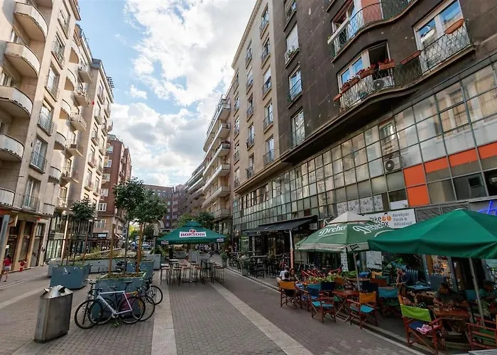 Premium At Madach Square Budapest